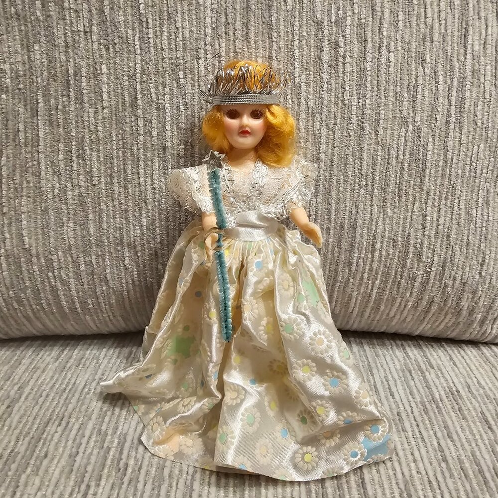 ♡Vintage 8" Christmas Fairy Princess Sleepy-Eyed Doll♡ - Picture 1 of 9